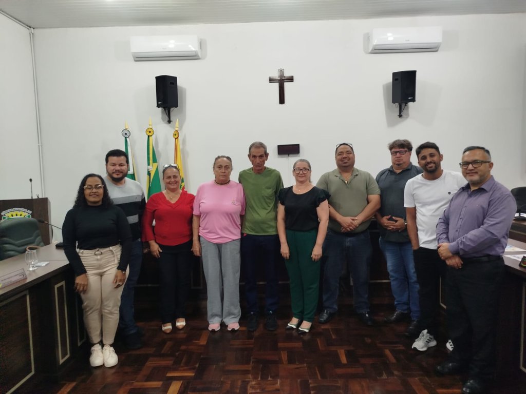 Diretora da APAE procura vereadores em busca de apoio contra a ADI que se encontra no STF